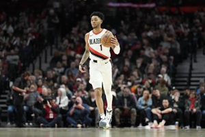 Sắt sắt sắt! Anfernee Simons sút 4/21 quả từ sân và 0/8 quả từ cự ly 3 điểm, ghi 10 điểm và 4 rebound