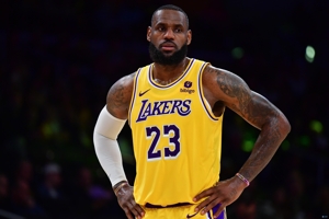 Bỏ qua: Trong 5 trận thua Nuggets vừa qua, LeBron James đã ghi tổng cộng 9/31 trận trong hiệp cuối cùng. Đêm nay là buổi biểu diễn của bạn và bạn phải đứng lên.