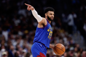 Chơi qua chấn thương! Jamal Murray ra sân mạnh mẽ trong hiệp hai và ghi được 24 điểm, 6 rebound và 11 kiến ​​​​tạo trên 11/23 cú sút.