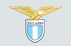 Truyền thông: Cổ động viên cực đoan Lazio tụ tập tại quán bia ở Munich, một người bị bắt vì chào kiểu phát xít