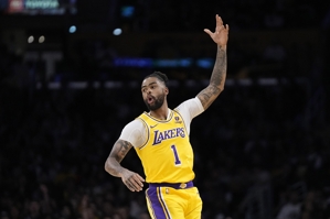 James vắng mặt! Đội hình xuất phát của Lakers: Russell, Reeves, Hachimura, Nongmei, Dinwiddie