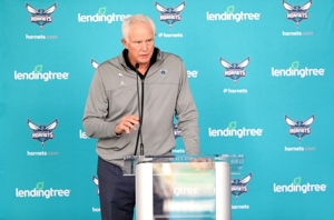 Nhìn lại các hoạt động quan trọng của Hornets trong nhiệm kỳ của Kupchak: Giao dịch SGA cho Joe và gia hạn hợp đồng lớn của anh ấy thêm ba mục tiêu