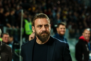 De Rossi: Tôi rất hài lòng với màn trở lại của Smalling, Roma không cần sợ Brighton