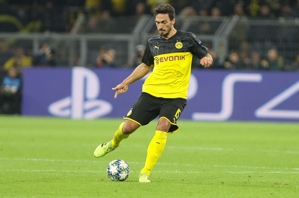 Terzic: Hummels nhiều khả năng sẽ đá chính ở Champions League vào ngày mai, anh ấy rất quan trọng với Dortmund