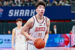 Hai cặp kích thước lớn! Yu Jiahao đóng góp 24 điểm, 17 rebound, 4 block và 13 rebound tấn công