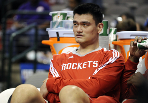 Mark Jackson: Người phiên dịch của Yao Ming nói rằng anh ấy không nói được tiếng Anh. Tôi nói chúng tôi là đồng đội và anh ấy có thể nói được tiếng Anh.